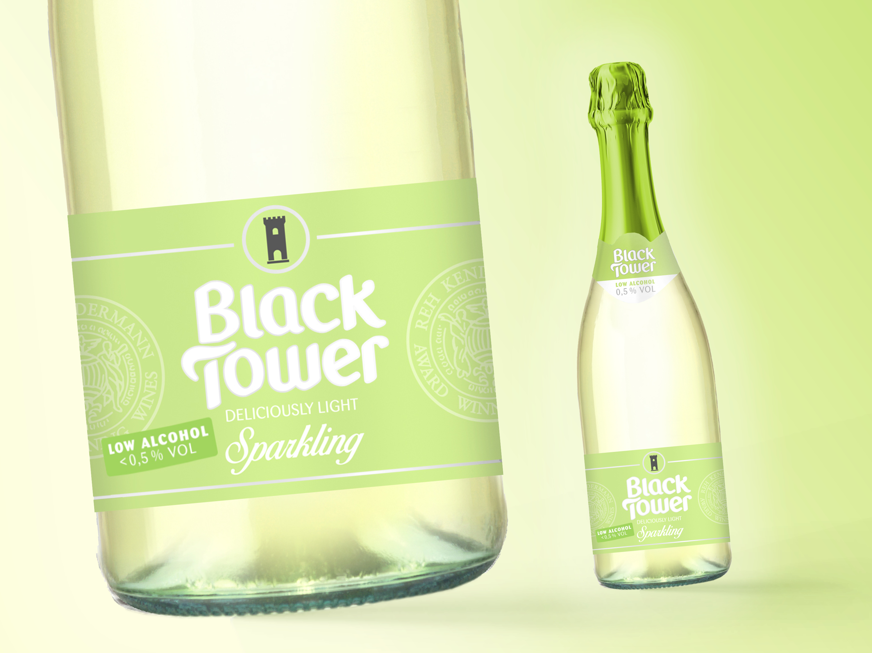 Eine Flasche Black Tower Low Alcohol: Deliciously Light Sparkling